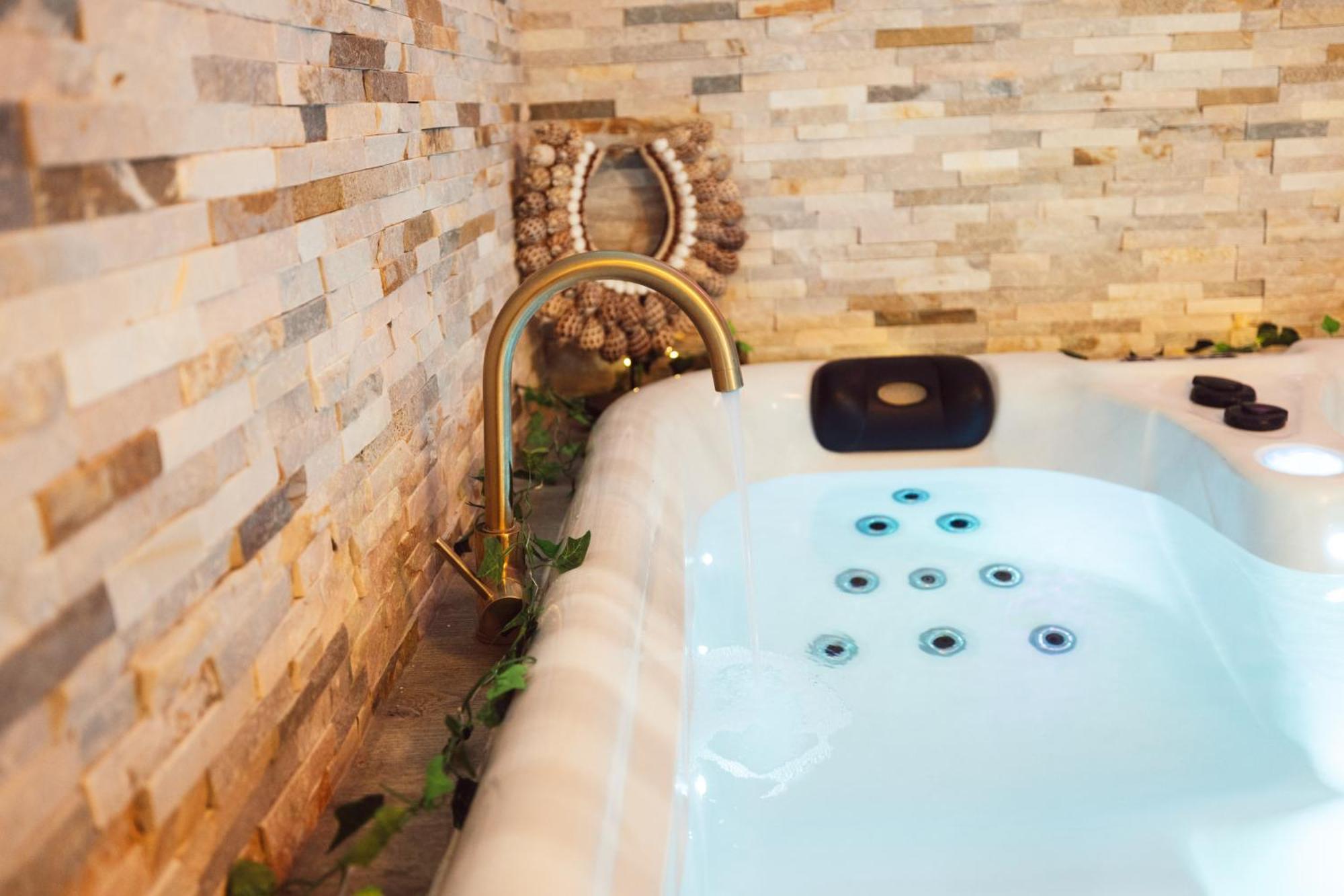 Suite And Spa La Perla Bianca Grabels Eksteriør bilde